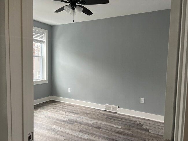 Building Photo - Lawrensville - House