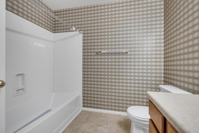 Building Photo - 42780 W Sunland Dr