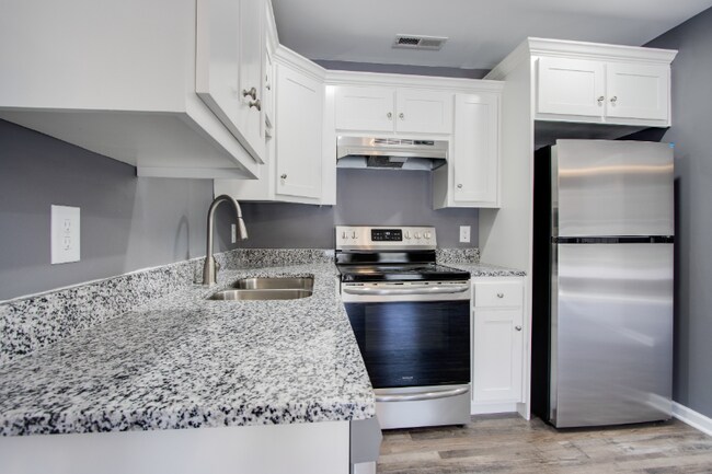 Building Photo - 138 Main St N