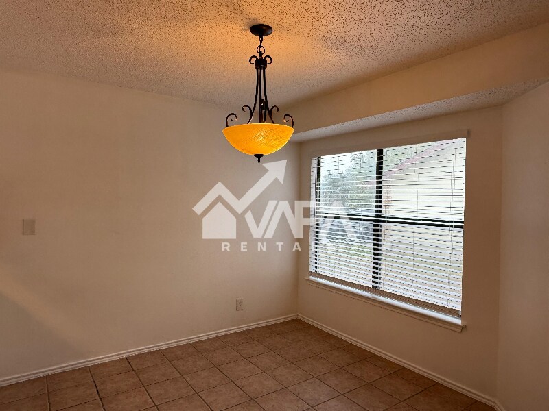 Building Photo - 7135 Grassy Trail