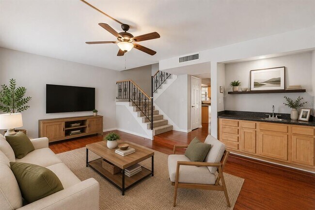 Building Photo - 10315 Carrollwood Ln
