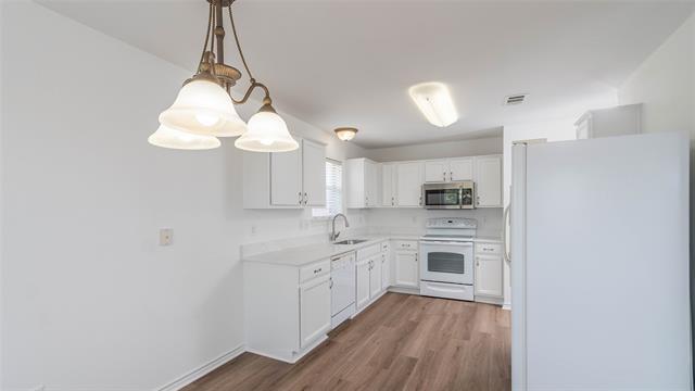 Building Photo - 402 Silver Mine Dr
