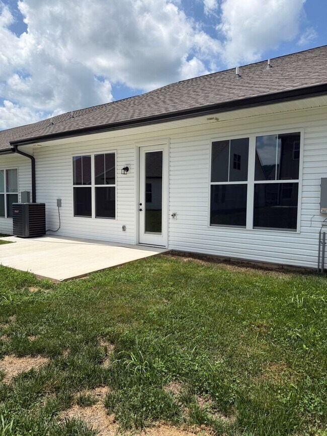 Building Photo - 8760 James Crk Dr