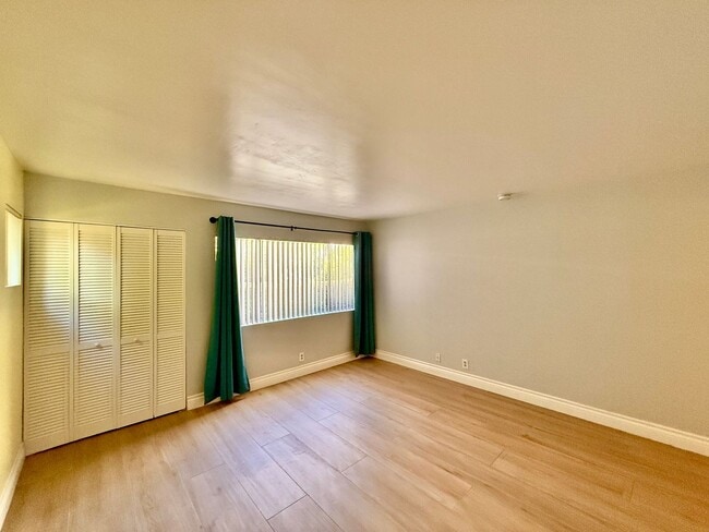 Building Photo - Riviera Gardens - LONG TERM - Unfurnished 2BR