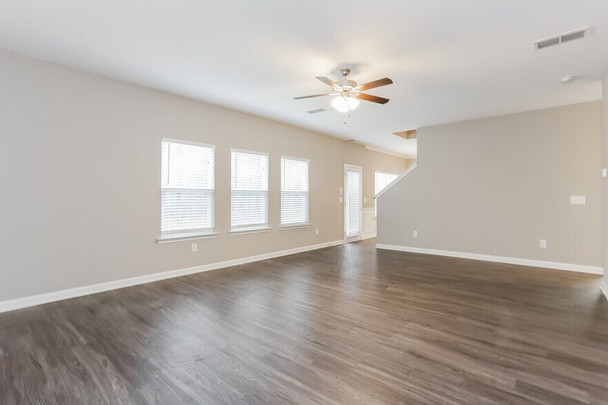 Building Photo - 95 Moss Way