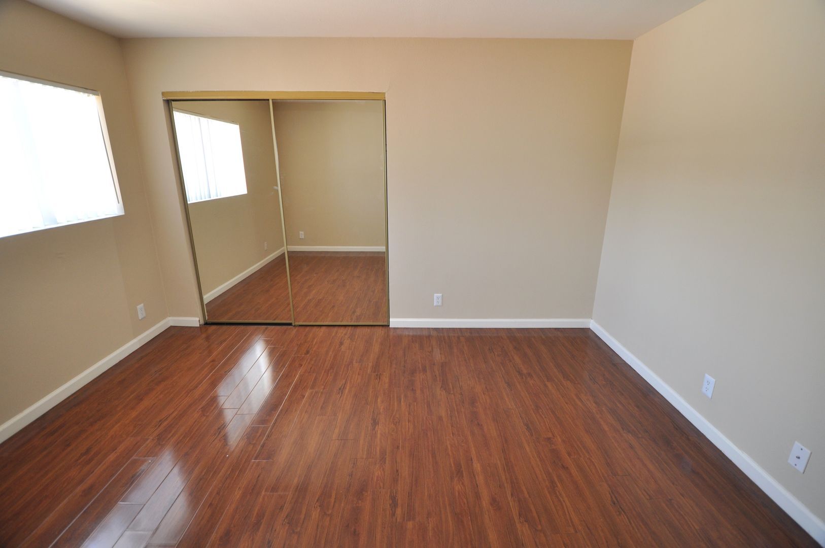 Building Photo - 5002 Tujunga Ave