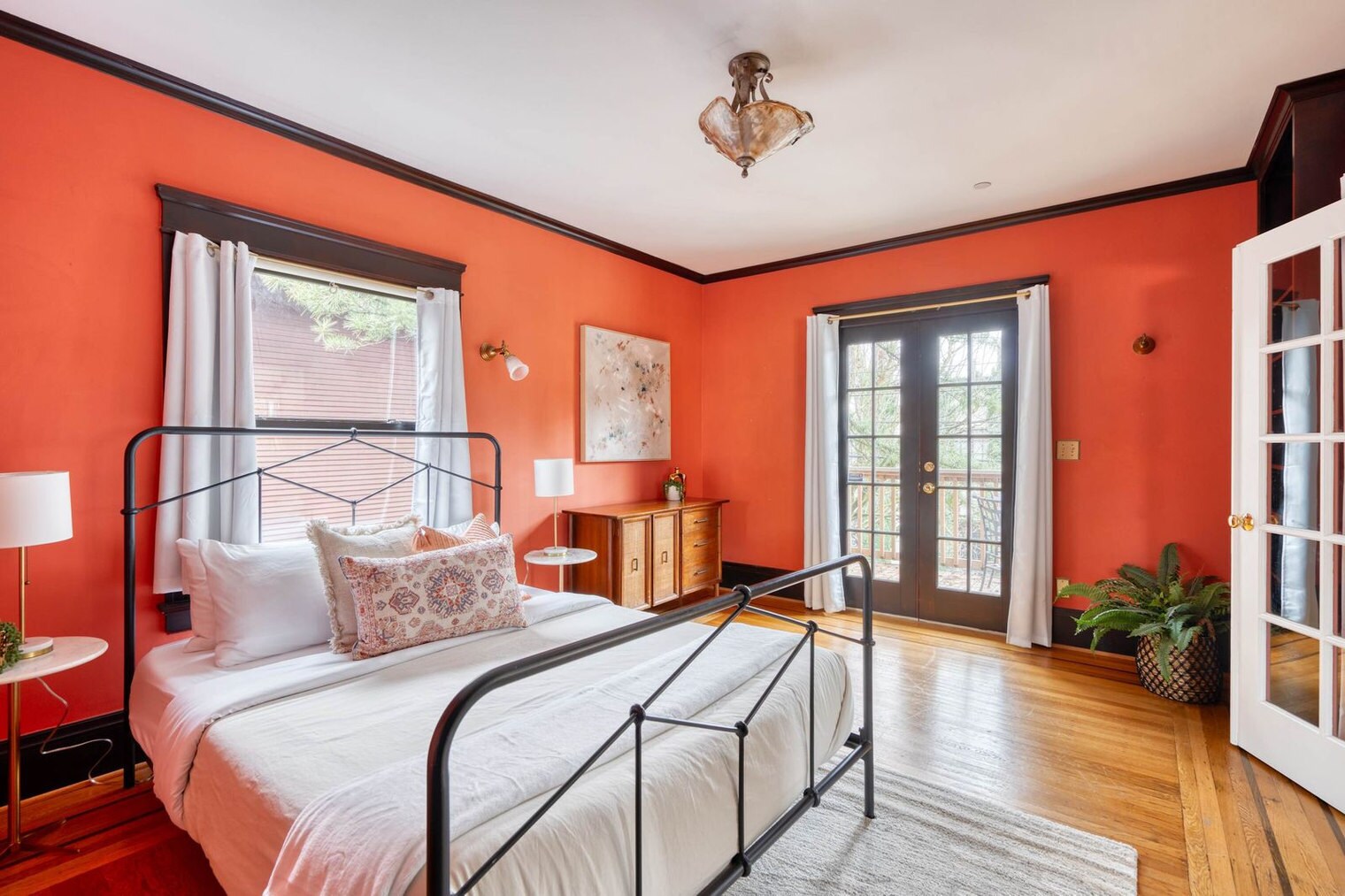 Building Photo - 2104 NW Everett St