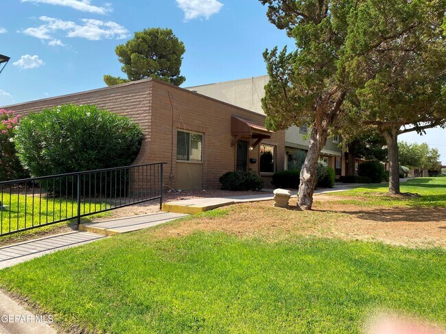 Primary Photo - 214 Montego Bay Dr