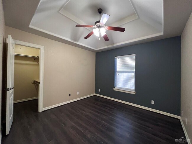 Building Photo - 3701 Blue Jay Dr