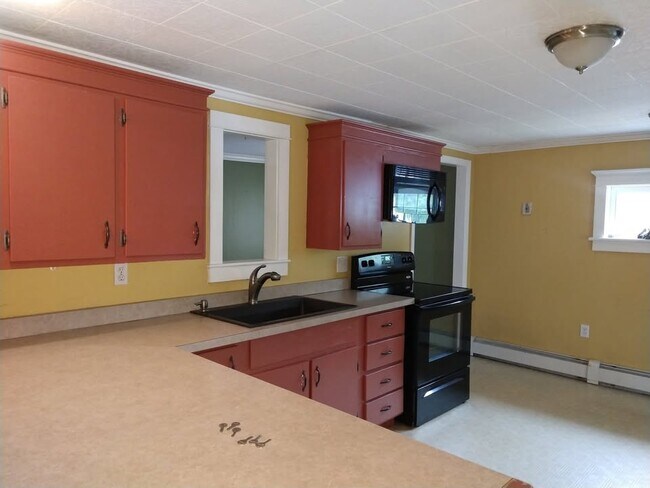 Building Photo - 58 Burnham St