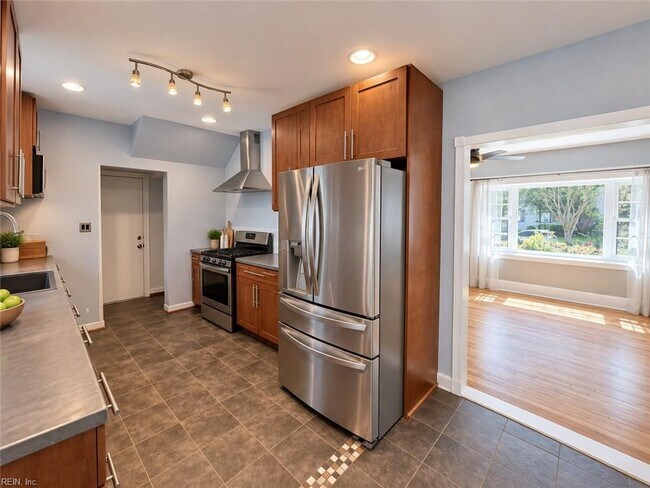 Building Photo - 410 Burleigh Ave