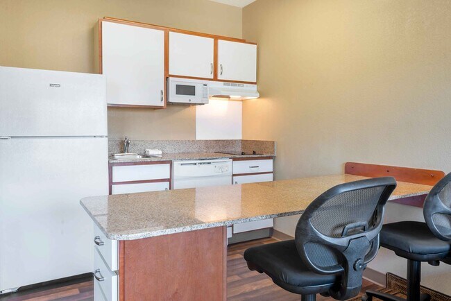 Building Photo - Furnished Studio-Secaucus - New York City Area