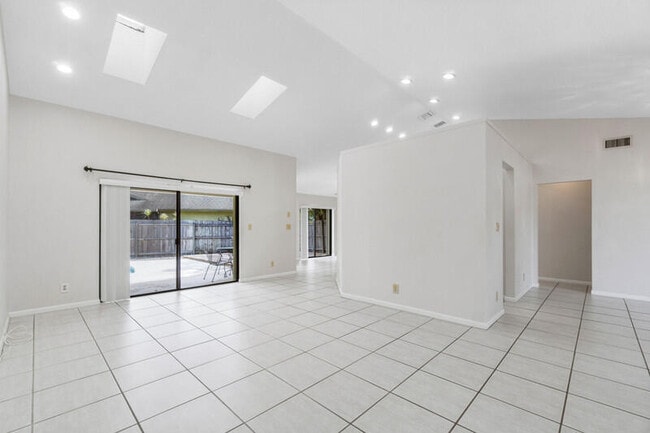 Building Photo - 13485 Orchid Ct