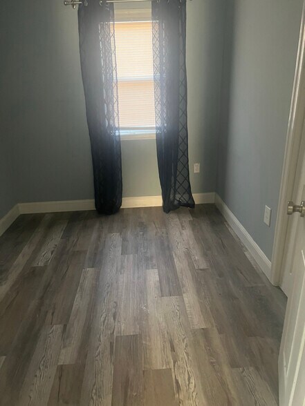 Building Photo - 1108 Bancroft Ave