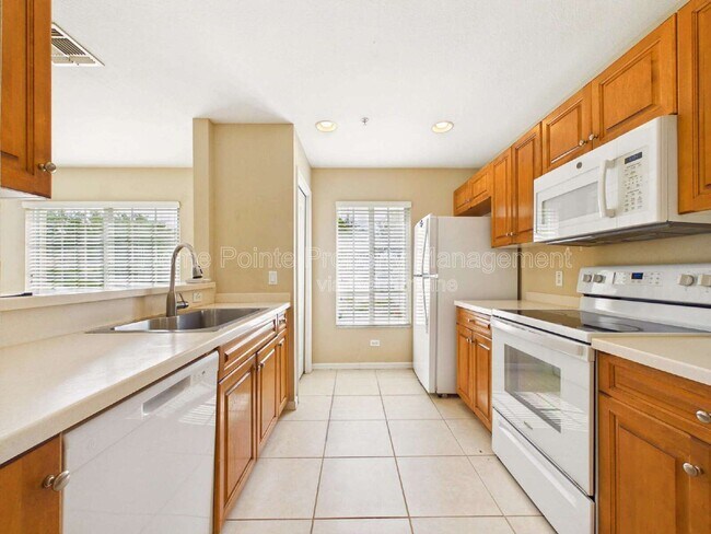 Building Photo - 9440 Ivy Brook Run