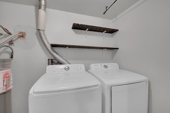 Building Photo - $1,900.00 - 2 Bedroom, 1 Bathroom, Condo i...