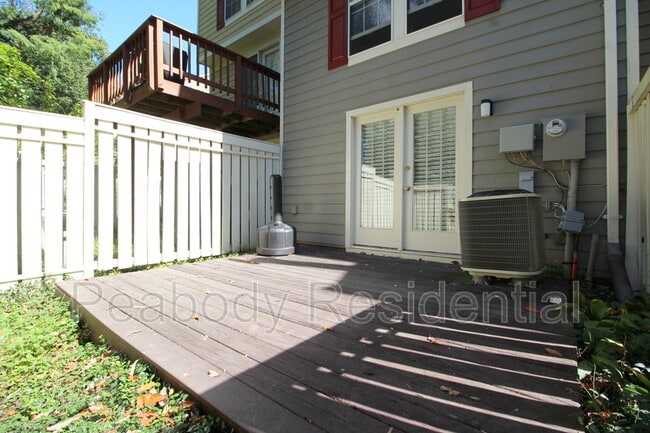 Building Photo - 1544 Woodcrest Dr