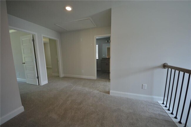 Building Photo - 7243 Millbrae Walk