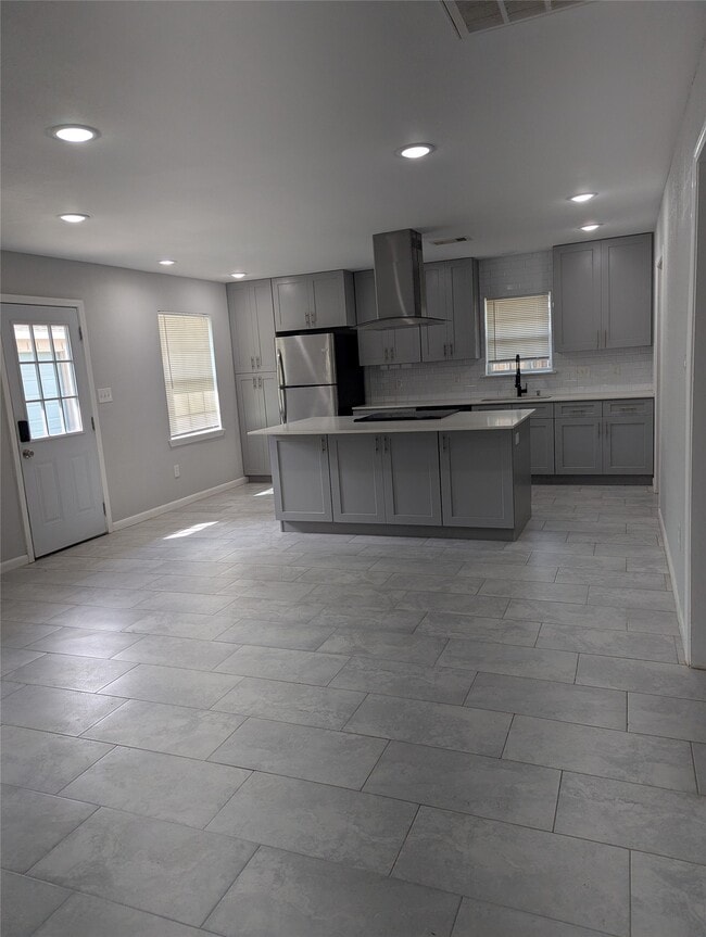 Building Photo - 5737 Alvarado Dr