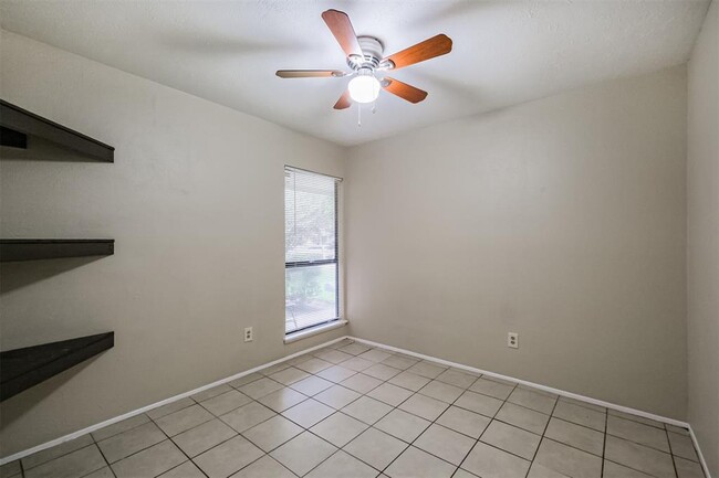 Building Photo - 6615 Blue Ridge Dr
