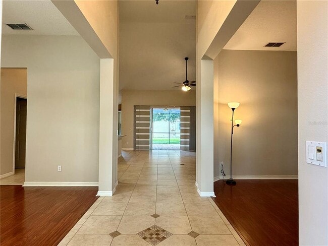 Building Photo - 10237 Facet Ct