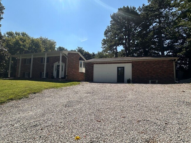 Building Photo - 4823 Salem-Noble Rd