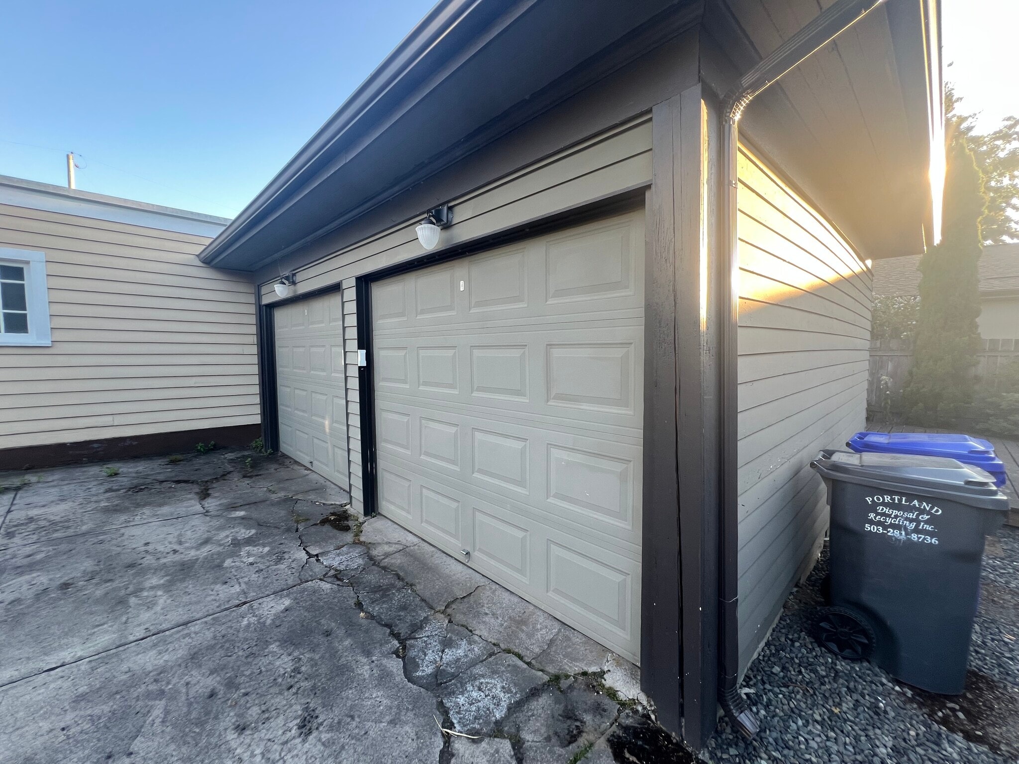 Garage - 5702 SE Belmont St