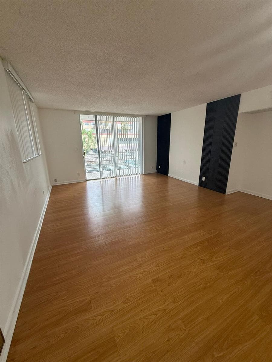 Building Photo - 404 NW 68th Ave