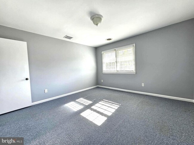 Building Photo - 8681 Mar Lynn Dr