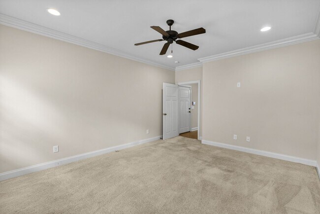 Building Photo - 948 Starr Ct