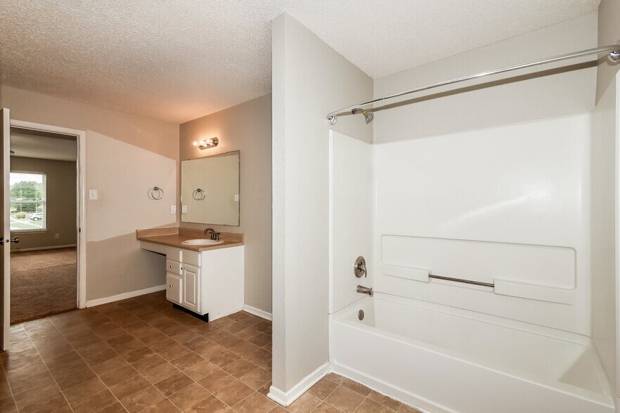 Building Photo - 6058 Amber Valley Ln