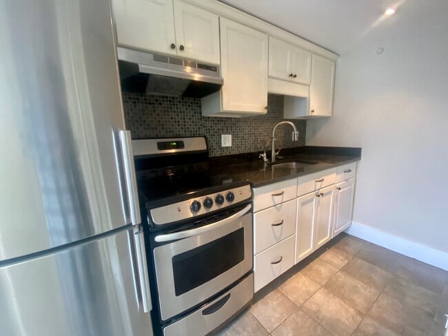 Building Photo - 35 Broad St