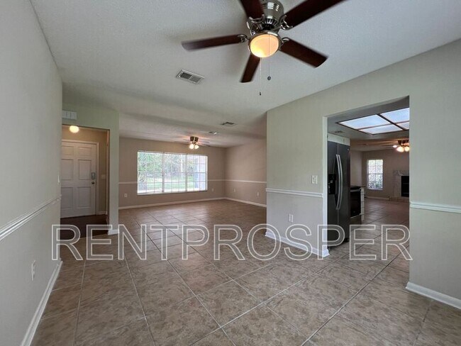 Building Photo - 360 Vincent Dr