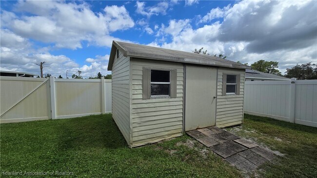 Building Photo - 268 Grosbeak Ave