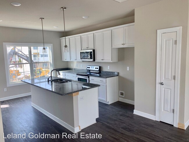 Building Photo - 3 br, 2.5 bath House - 417 21st 1/2 Street