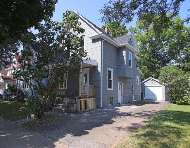 Building Photo - 1531 South Ave
