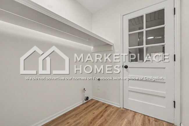 Building Photo - 1025 Walker Pl Dr