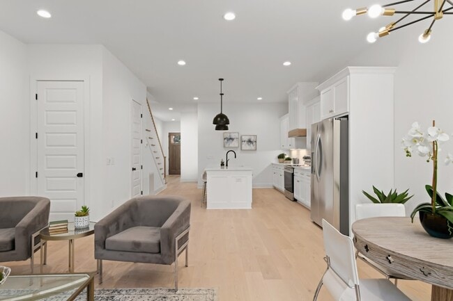 Building Photo - 212B Jennings Ave