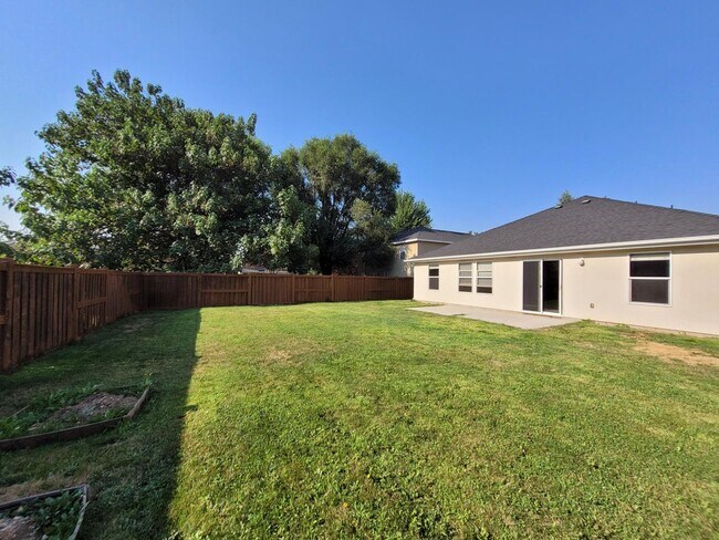 Building Photo - 4450 N Mooney Falls Way