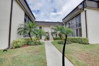 Building Photo - 55 Capri B