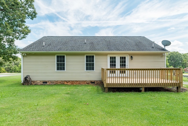 Building Photo - 3 Bedroom || 2 Bathroom Home in Madison He...