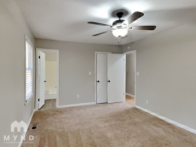 Building Photo - 258 Cove Rd