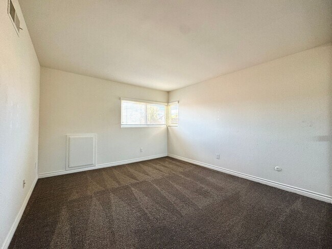 Building Photo - 4925 Regla Ct