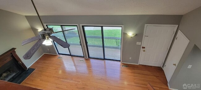 Building Photo - 44 Peachtree Ct