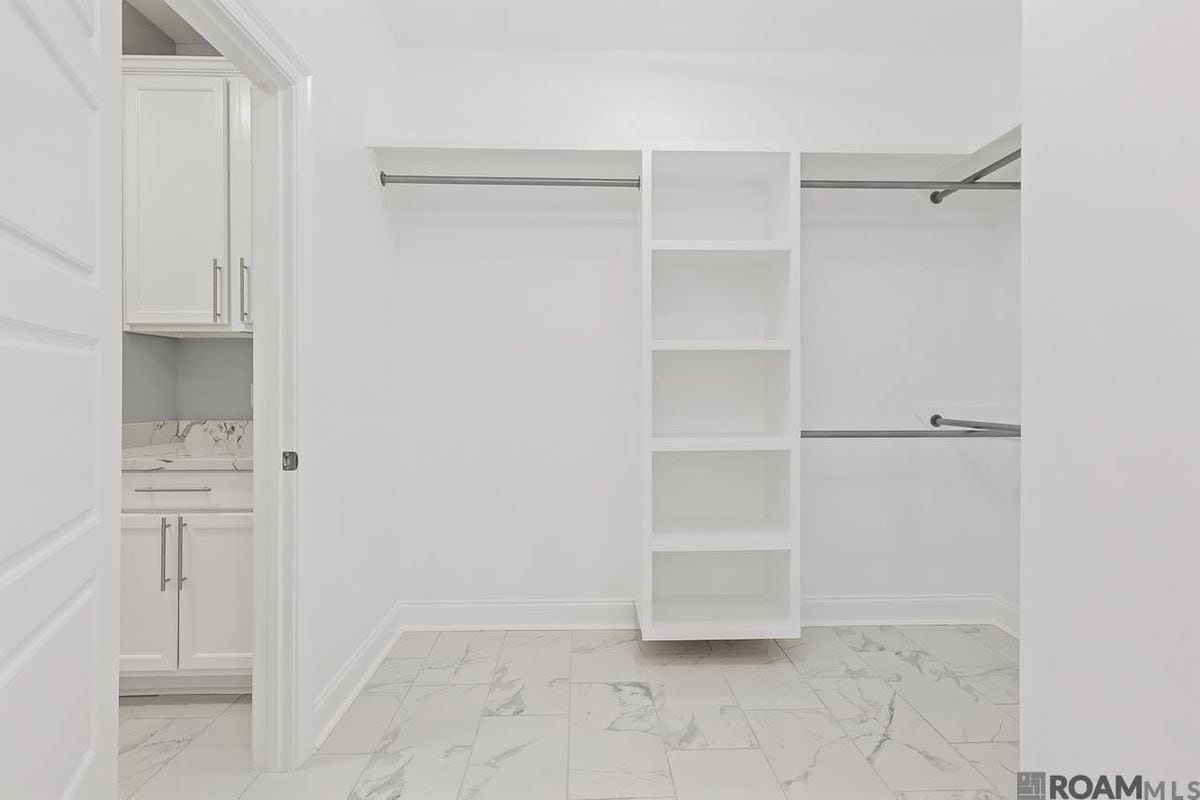 Building Photo - 15513 Fields Creek Ave