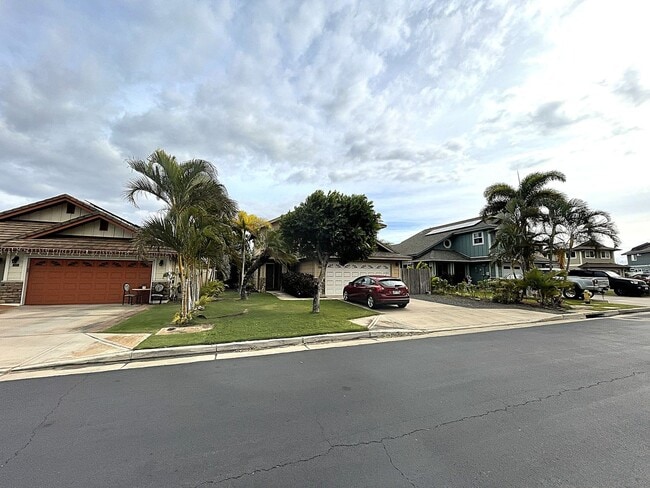 Building Photo - Maui Lani - Furnished 4-bedroom, 3-bathroom home with a 2 car garage