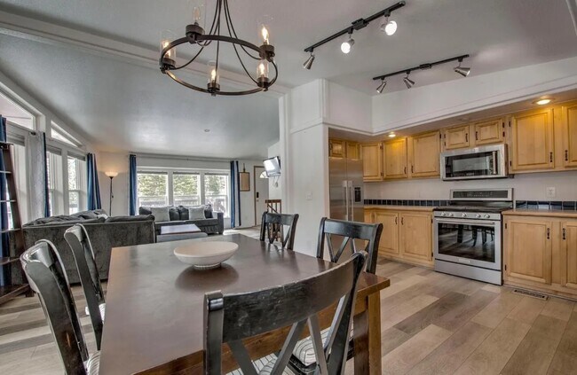 Building Photo - 492 Kimmes Ln