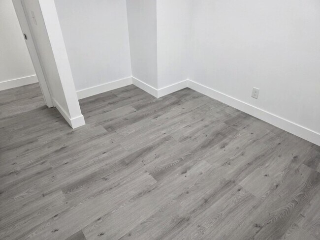 Building Photo - 1455 W Layton 4-plex