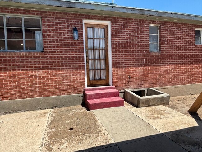 Building Photo - 1100 Upson Dr