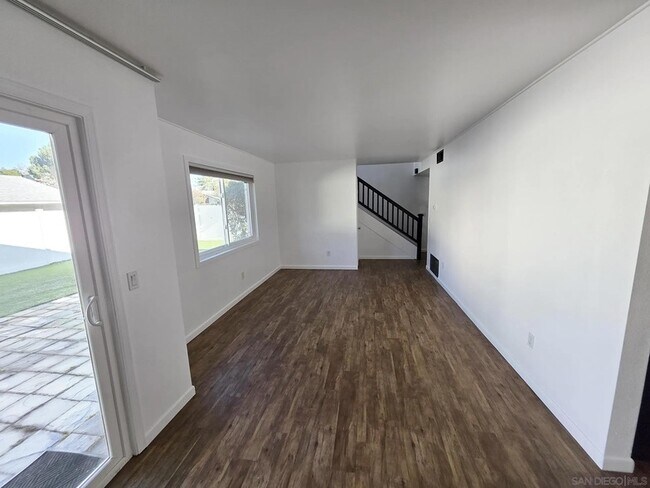 Building Photo - 2230 Ledgeview Ln